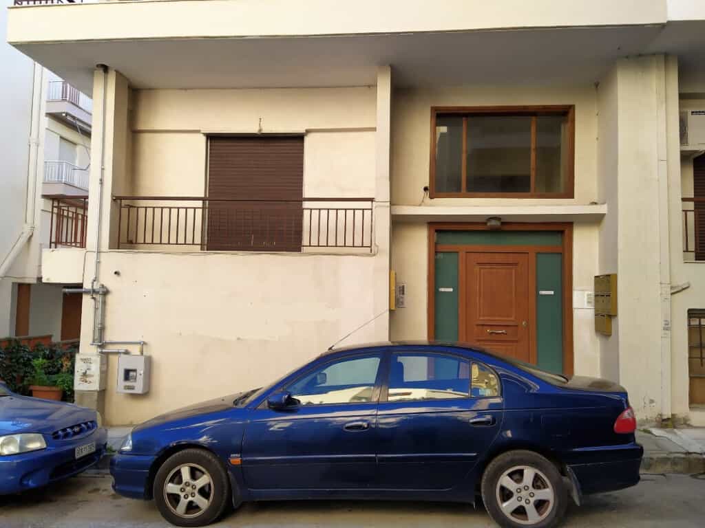 Condominium dans Thessaloniki,  10795614