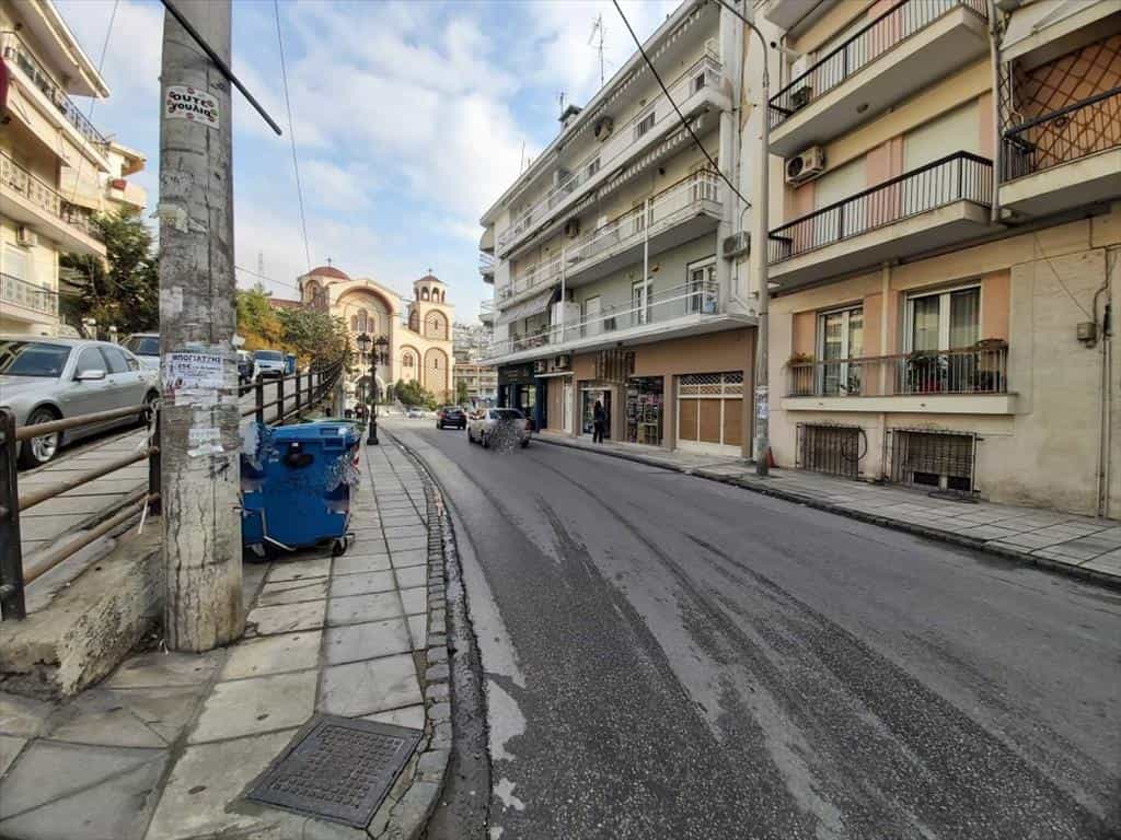 Condominium in Thessaloniki,  10795831