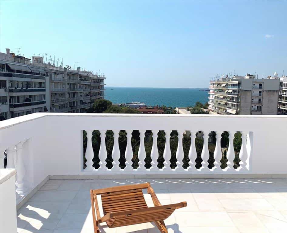 Condominium in Thessaloniki,  10795964