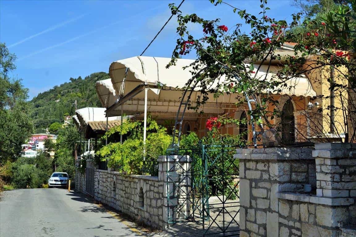 Condominium in Agios Gordios,  10795984