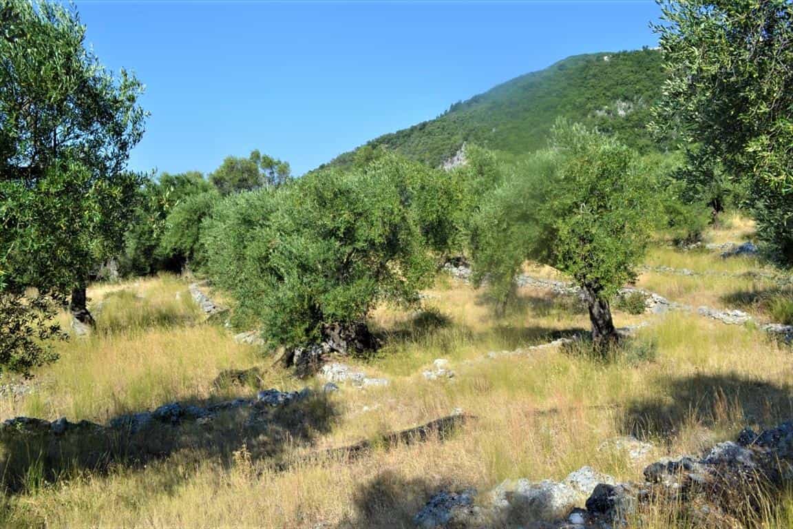 Земельные участки в Agios Markos, Ionia Nisia 10796384