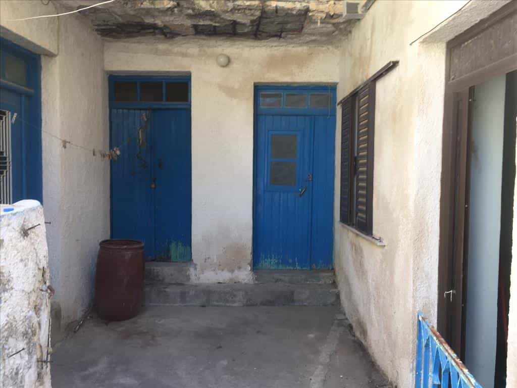 rumah dalam Sfaka, Kriti 10796467