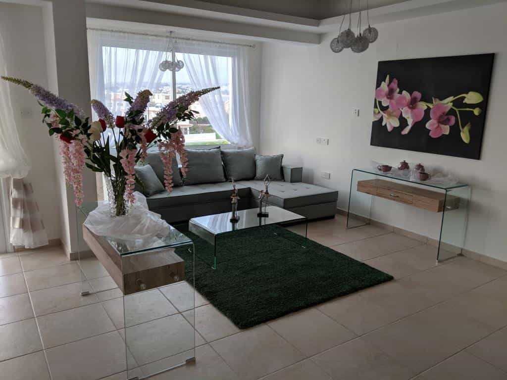 Condominium in Empa, Pafos 10796521
