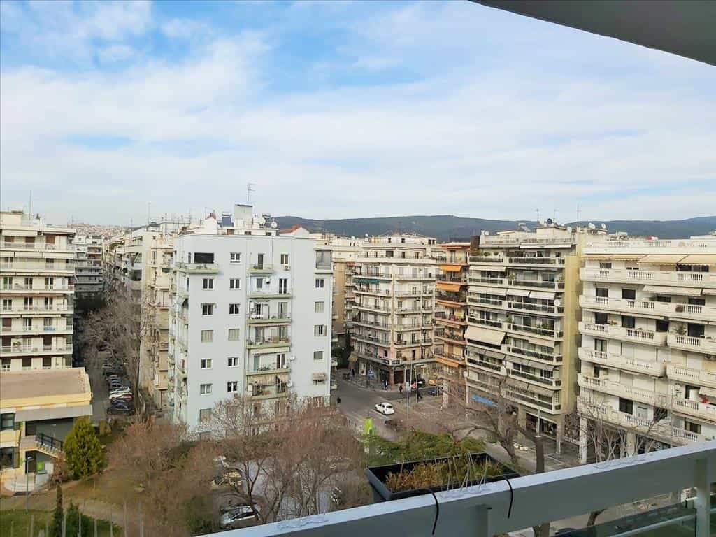 Condominium dans Thessaloniki,  10796900