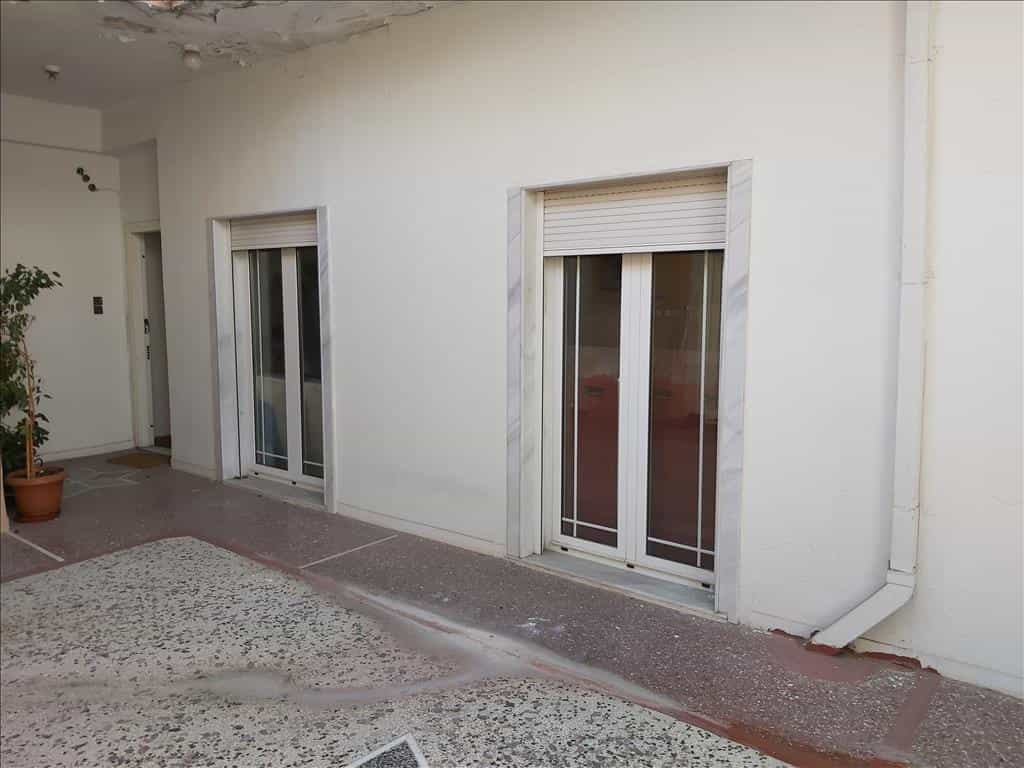 Condominium in Polichni,  10797141