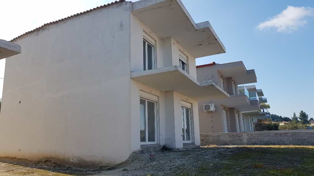 House in Κρυοπηγή Χαλκιδικής,  10797334