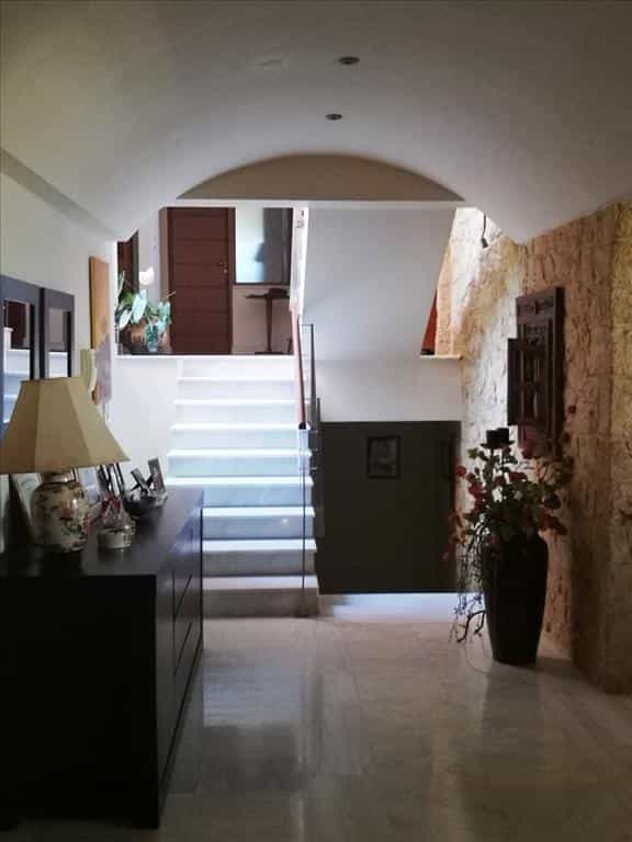 Будинок в Agios Nikolaos,  10797518