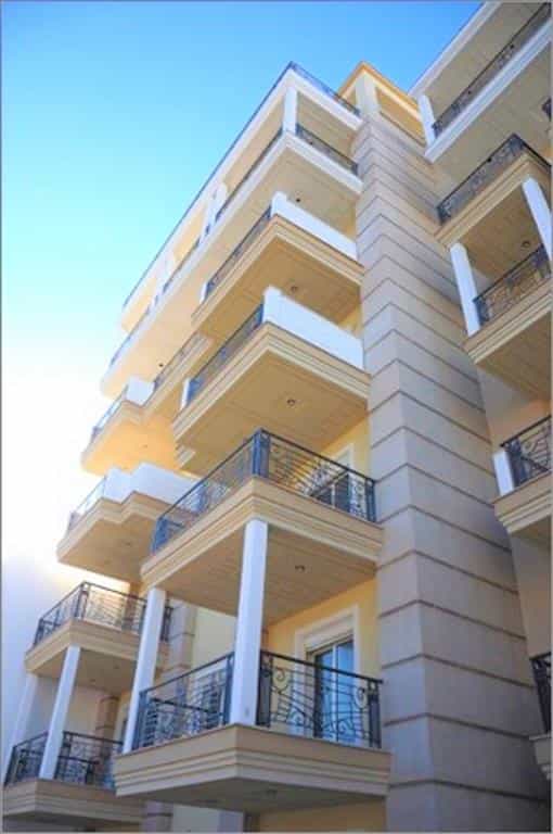 Condominium in Thessaloniki,  10798503