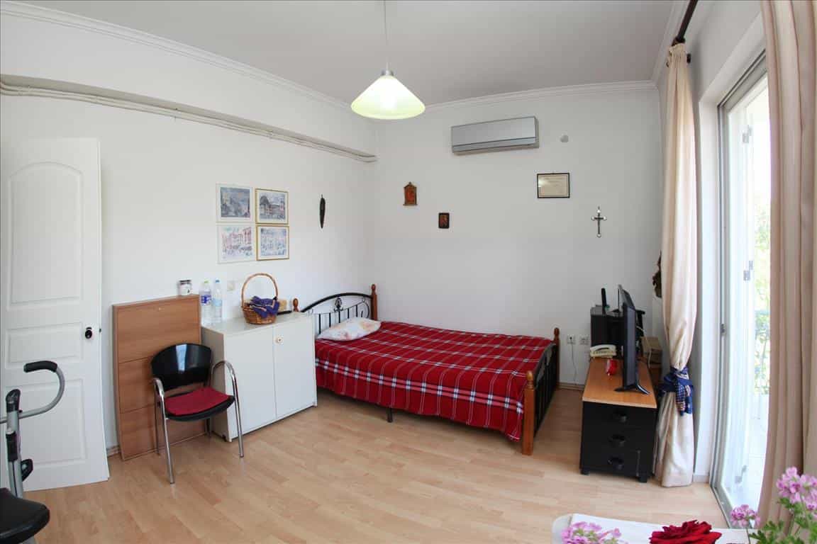 公寓 在 Agia Kiriaki,  10799050