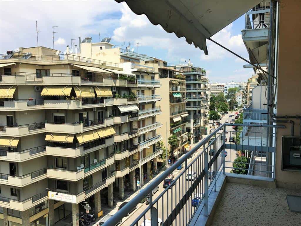 Квартира в Thessaloniki,  10799170