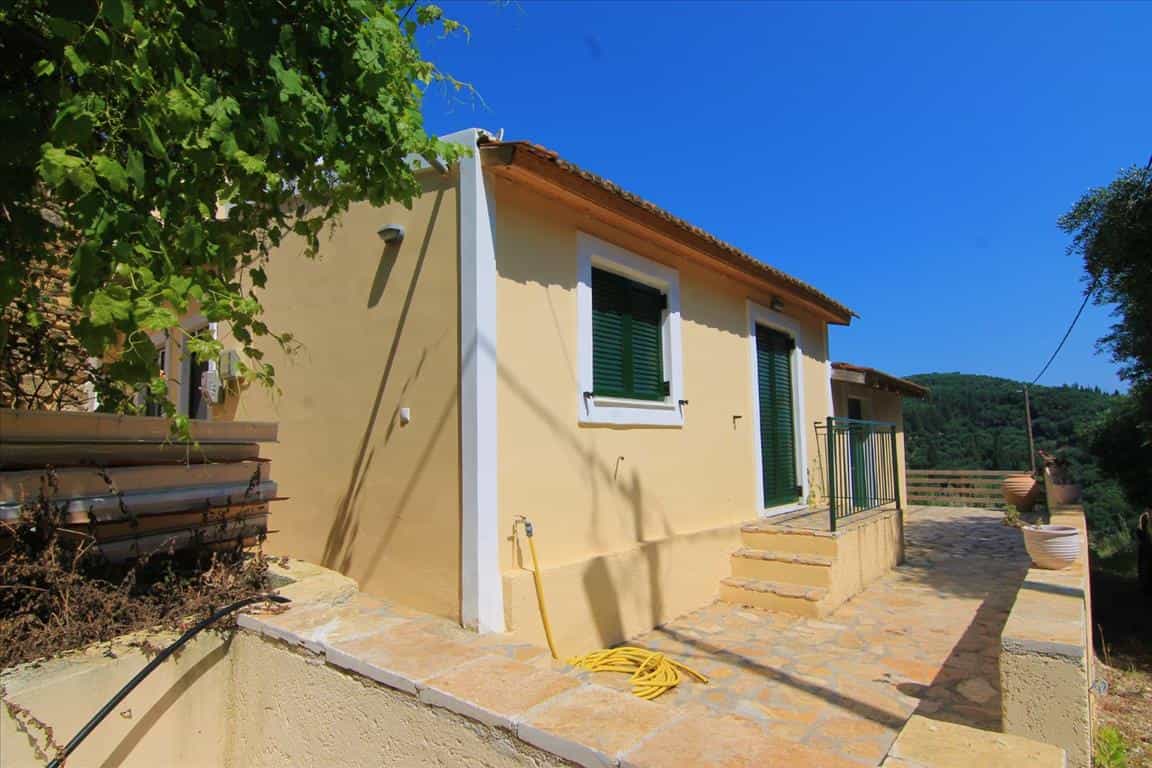 House in Peroulades, Ionia Nisia 10799243