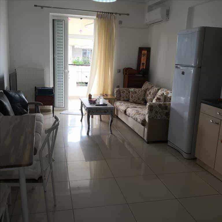 Condominium dans Néo Faliro, Attique 10799328
