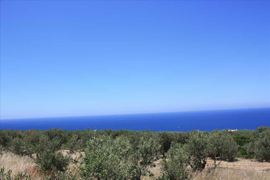 Земля в Полірінія, Криті 10799454
