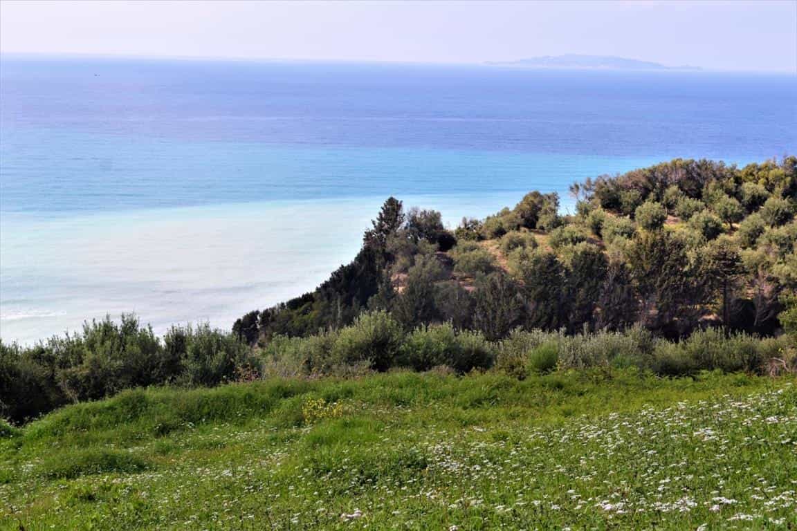 土地 在 Agios Stefanos,  10799644