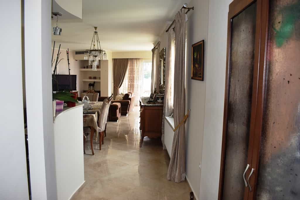 Condominium in Agios Antonios, Kriti 10800179