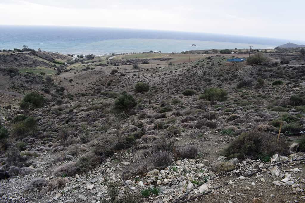 Земля в Lentas, Криті 10801230