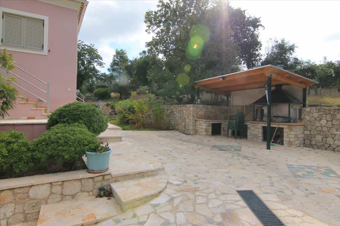 房子 在 Analipsi, Ionia Nisia 10801458