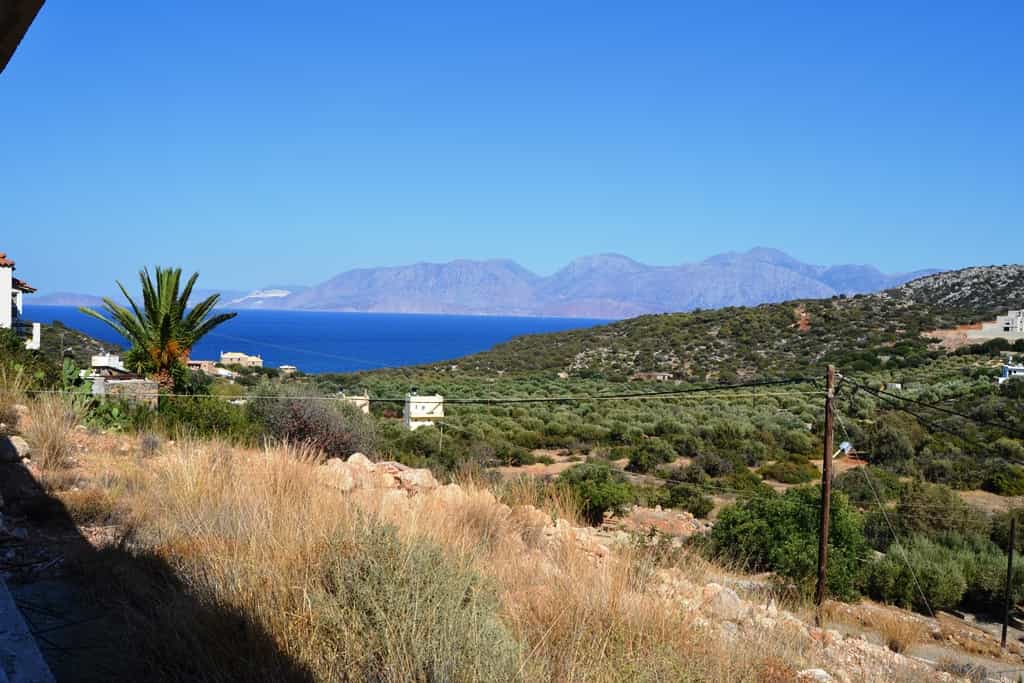 Terre dans Agios Nikolaos, Kriti 10802173