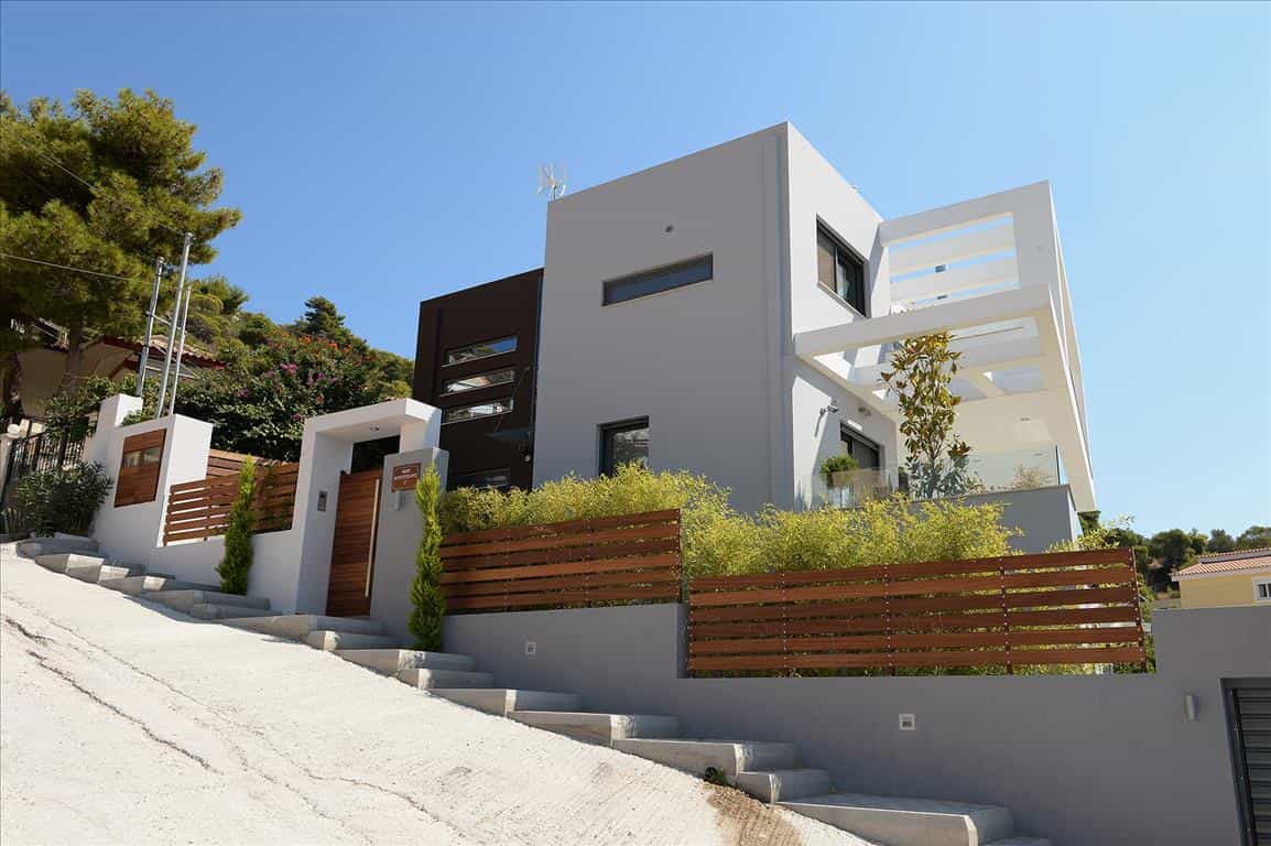 House in Porto Rafti,  10802339
