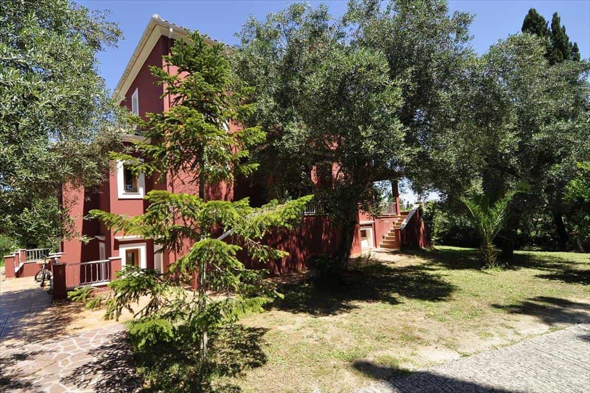 بيت في كينوبياستس, ايونيا نيسيا 10802644