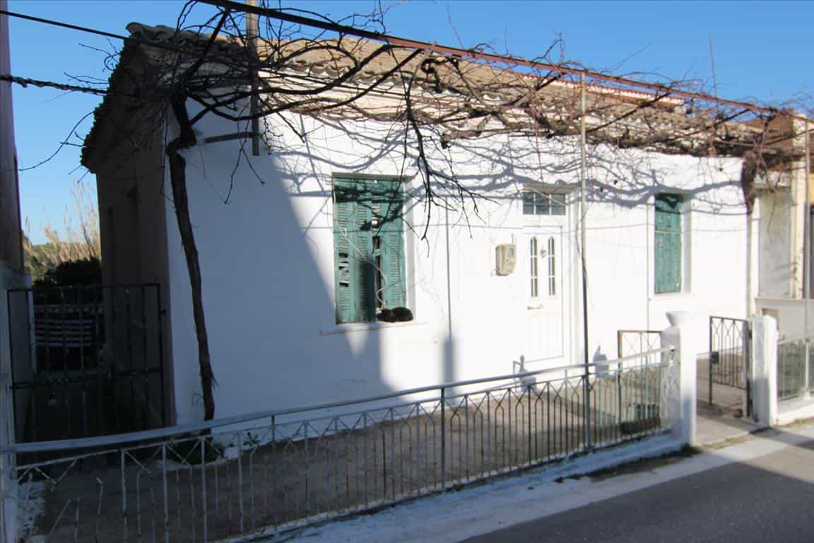 بيت في بيرولاديس, ايونيا نيسيا 10802889