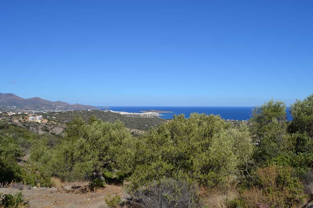 Terre dans Agios Nikolaos, Kriti 10803316