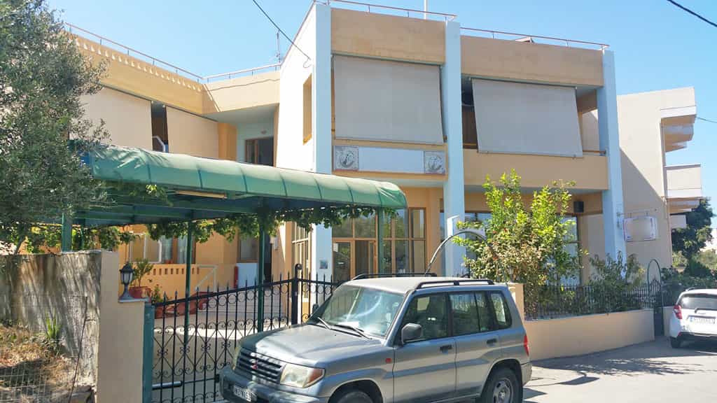 Роздрібна торгівля в Херсонісос, Криті 10803596