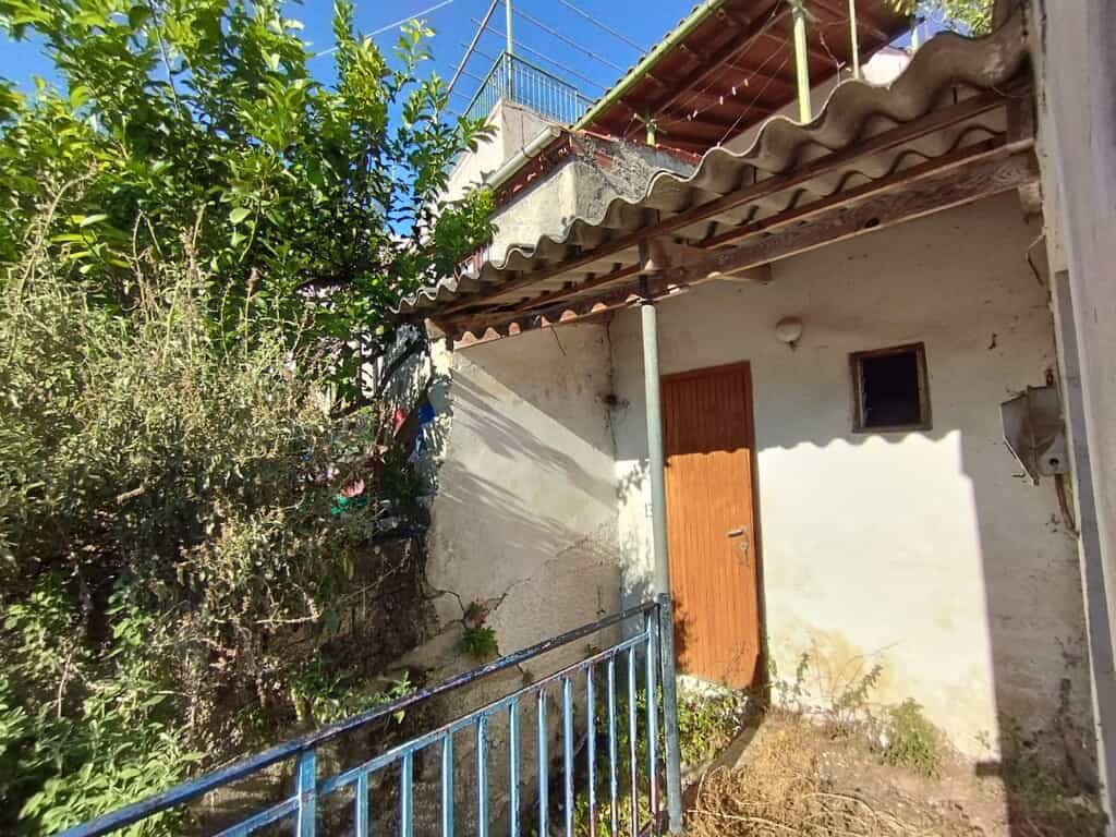 Hus i Doukades, Ionia Nisia 10803639