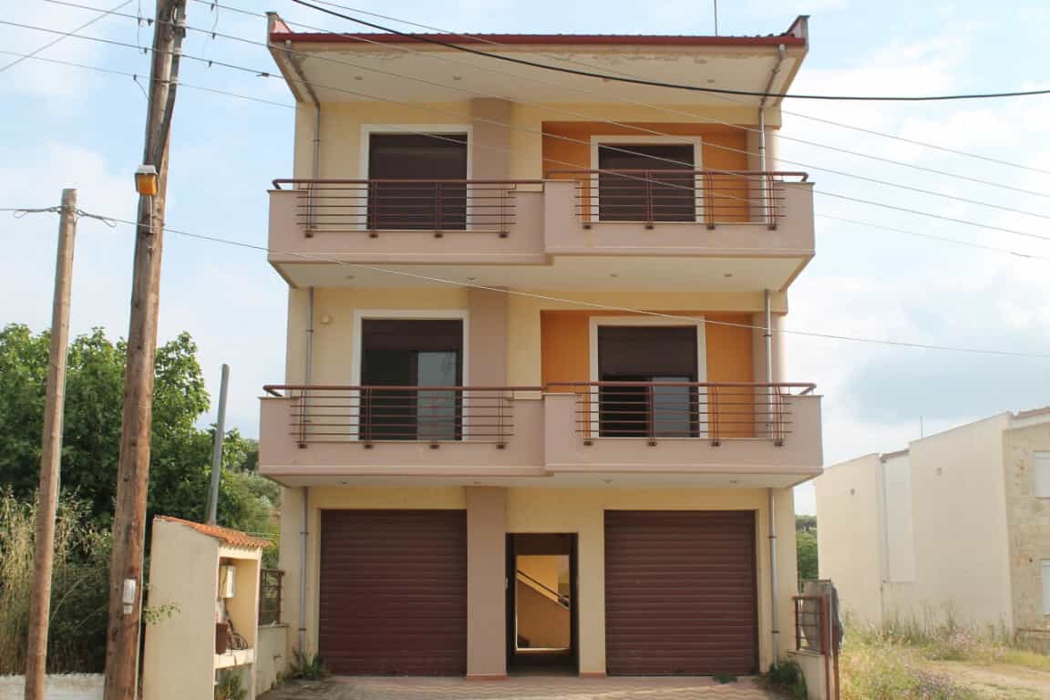 Condominium in Kassandria,  10804190