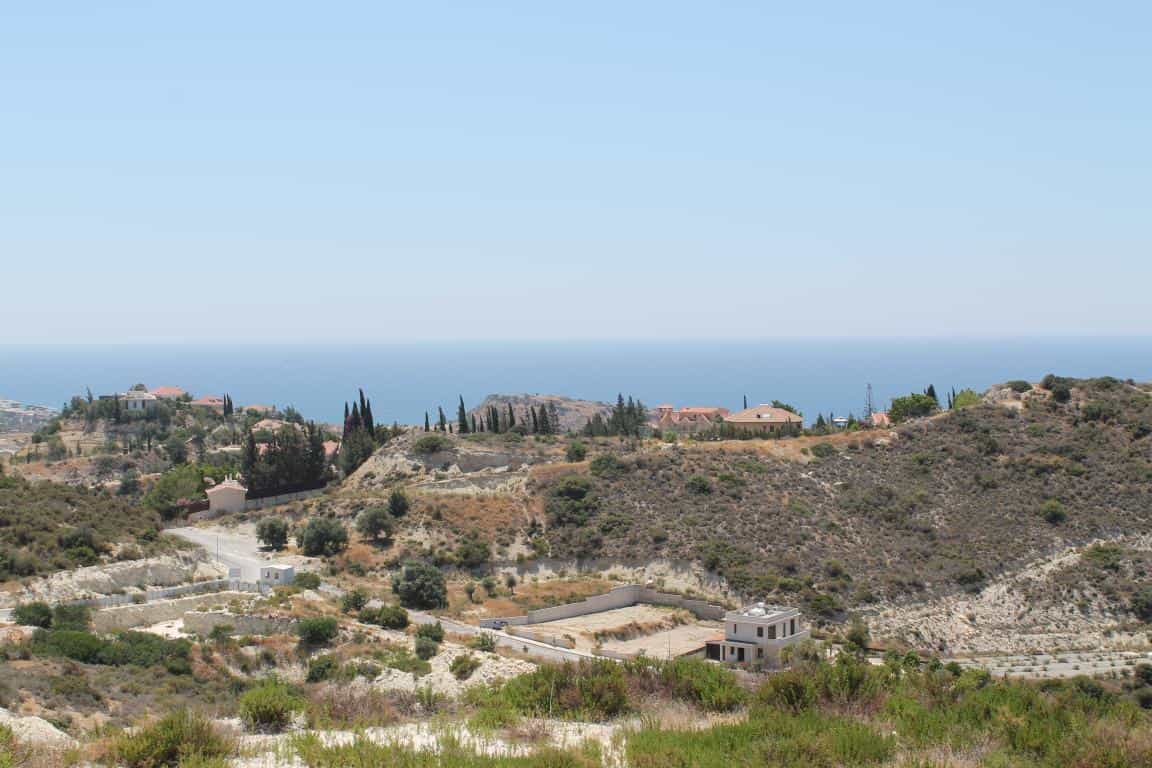 Land in Kato Polemidia, Limassol 10804222