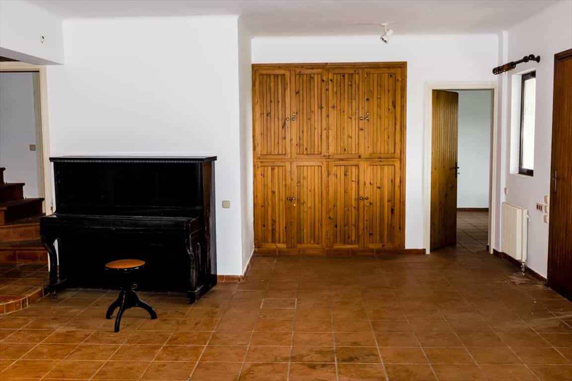 House in Stamata,  10804321