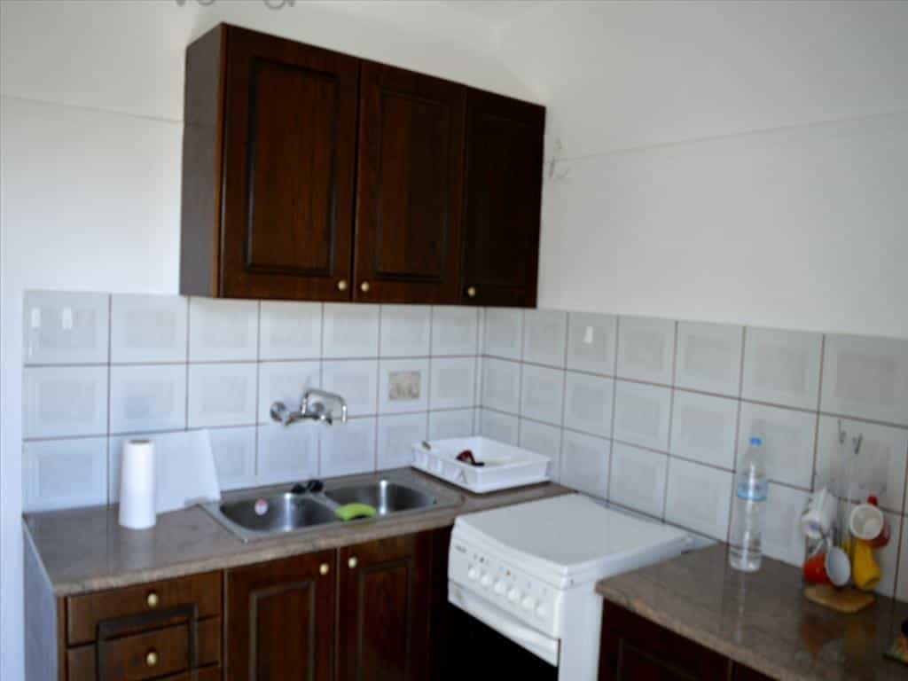 Condominium in Mavro Lithari, Attiki 10804327