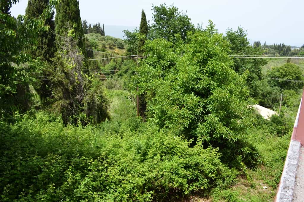 Tanah dalam Evropouloi, Ionia Nisia 10804381