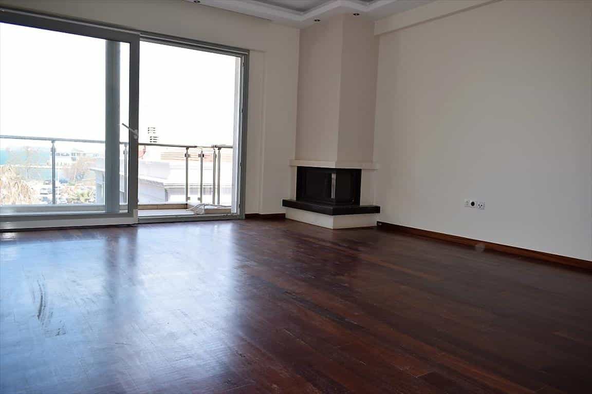 Condominium in Thessaloniki,  10804525