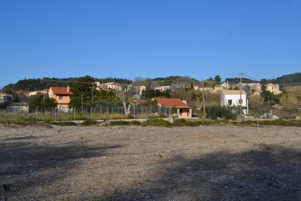 Land in Peroulades, Ionia Nisia 10804572