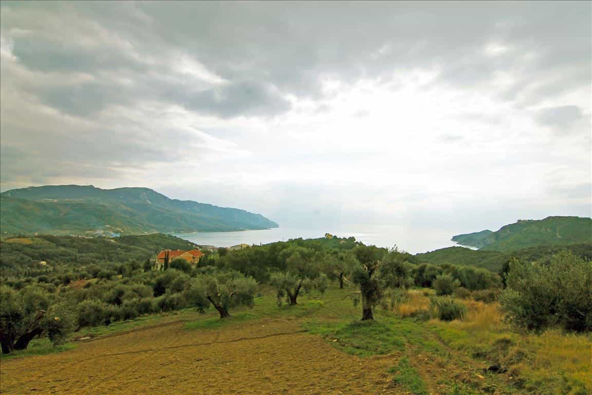 Land in Peroulades, Ionia Nisia 10804751