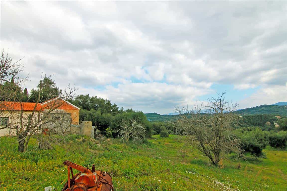 Land in Peroulades, Ionia Nisia 10804753