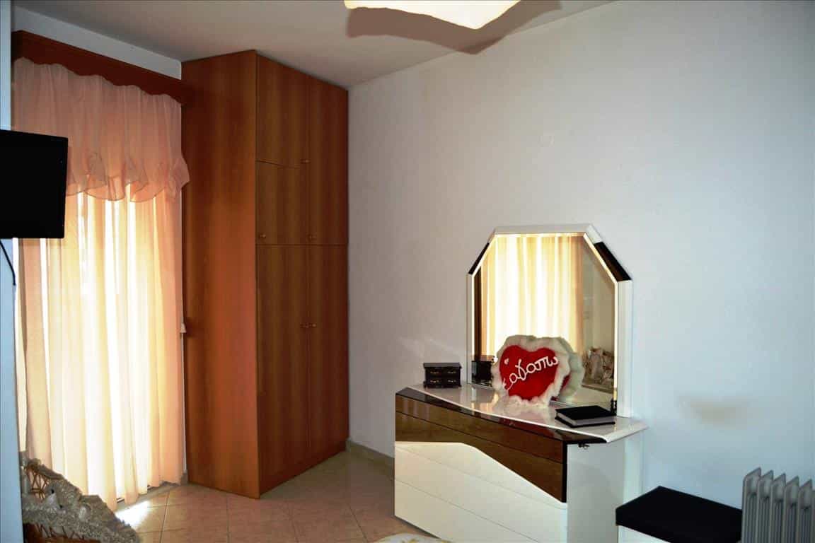 公寓 在 Agios Nikolaos,  10804877