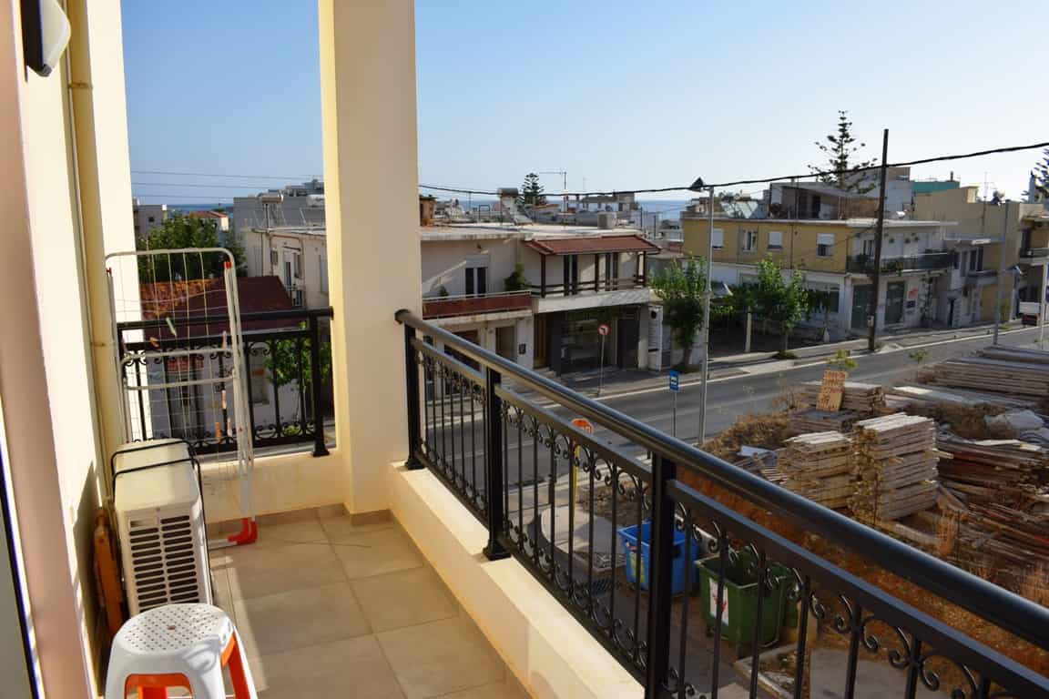 Condominium in Agios Antonios, Kriti 10805656