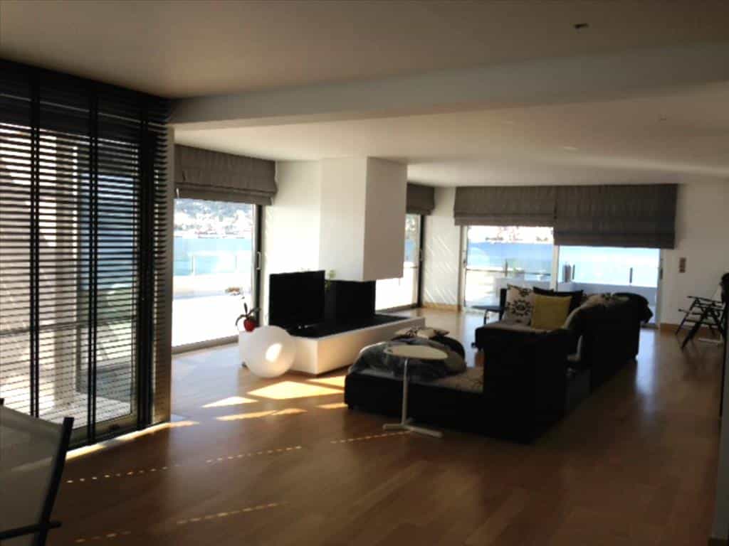 Condominium in Porto Rafti,  10805706