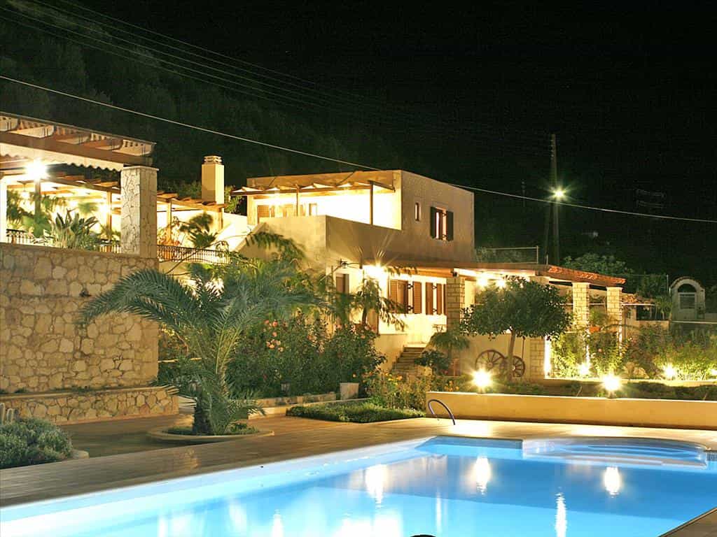 жилой дом в Петрас, Крити 10806867