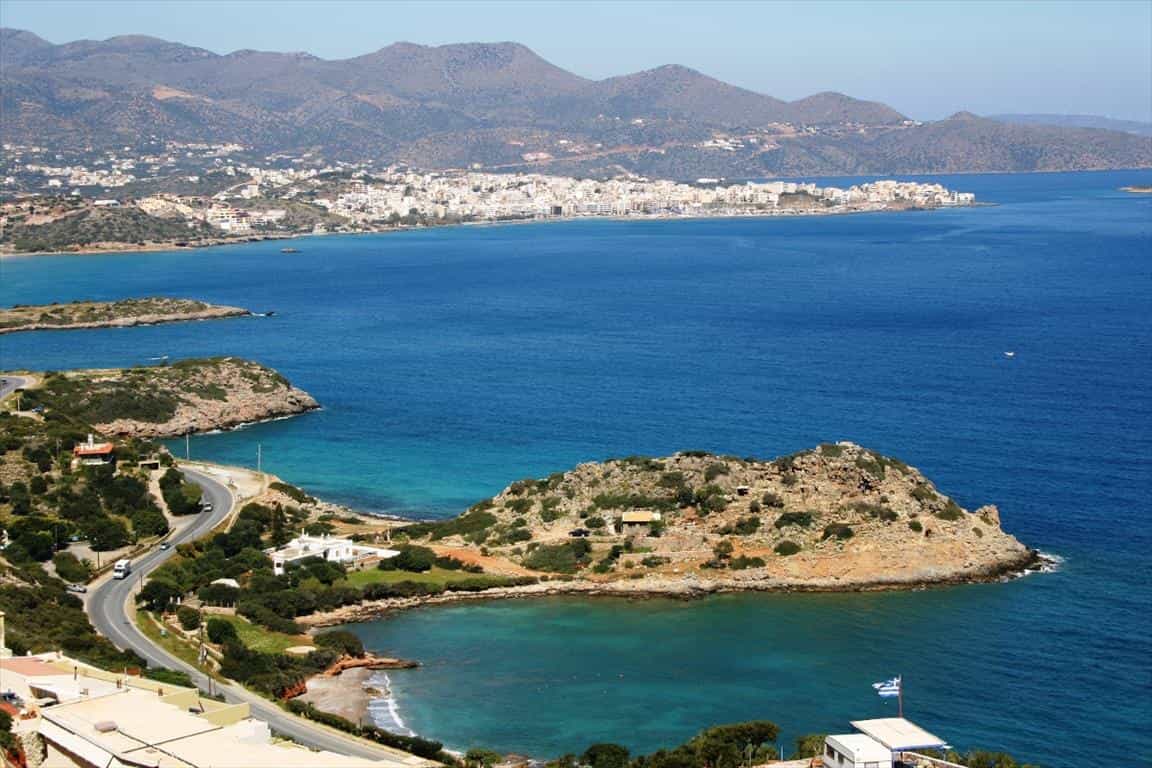 Terre dans Agios Nikolaos, Kriti 10808023