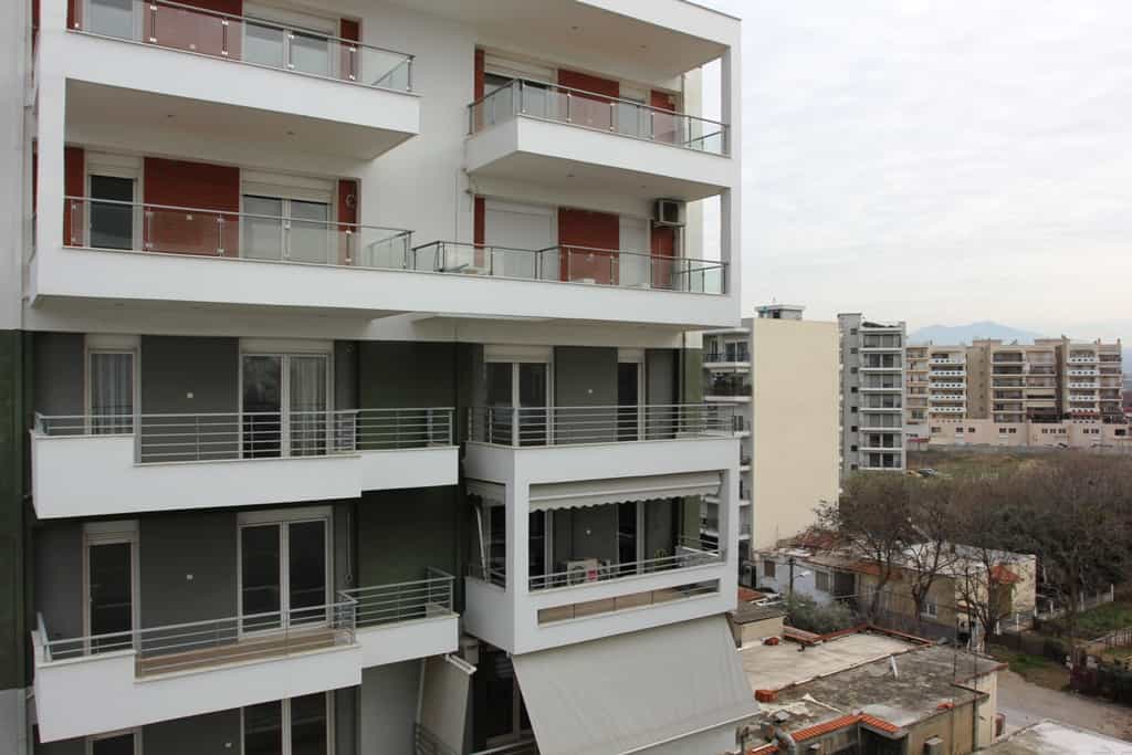 Condominium in Polichni,  10808596