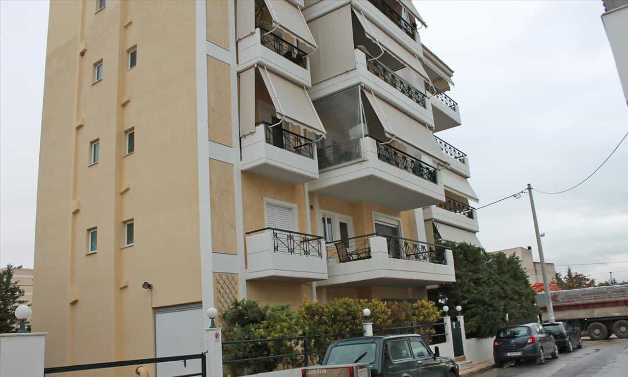Condominium dans Sparoza, Attique 10808784