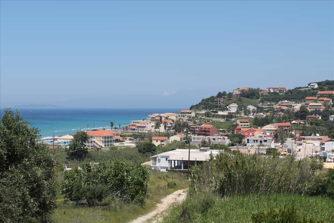 Land in Peroulades, Ionia Nisia 10809267