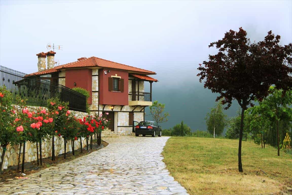 House in Polygyros, Kentriki Makedonia 10809306