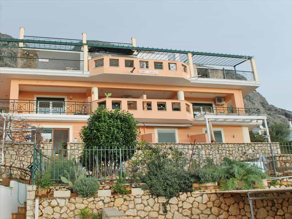 Condominium in Doukades, Ionia Nisia 10809850