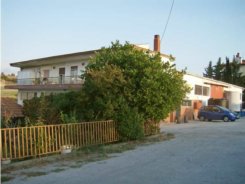 Industriell im Pefka, Kentriki Makedonia 10809973