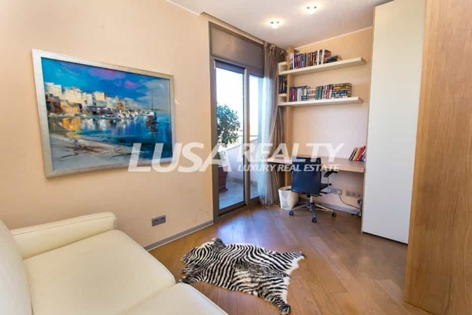 Condominium in La Pineda, Catalonië 10810242