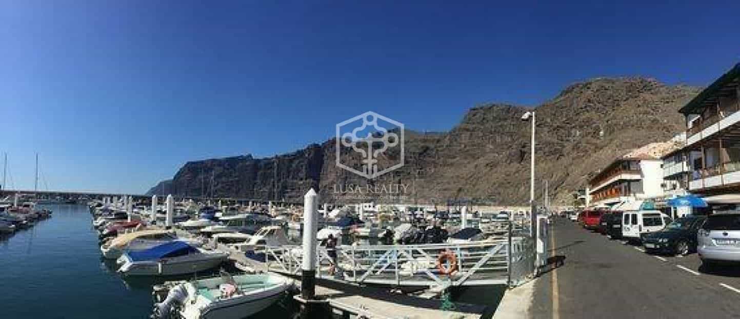 Industrial no Puerto de Santiago, Canary Islands 10810362